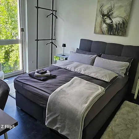 Διαμέρισμα Hochwertige In Nr 5 *